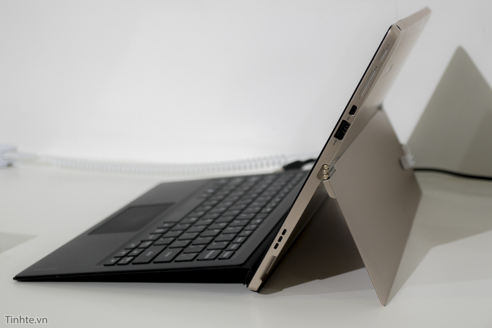 Lenovo Miix 700 80QL005NUS 12-Inch 2-in-1 IdeaPad Laptop Giá siêu tốt