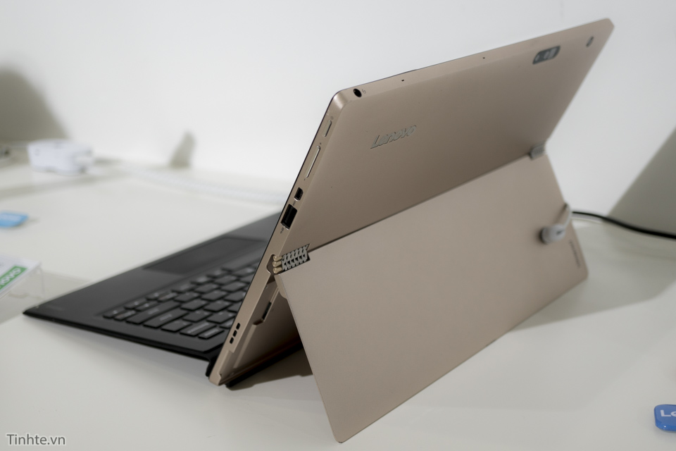 Lenovo Miix 700 80QL005NUS 12-Inch 2-in-1 IdeaPad Laptop Giá siêu tốt - 1