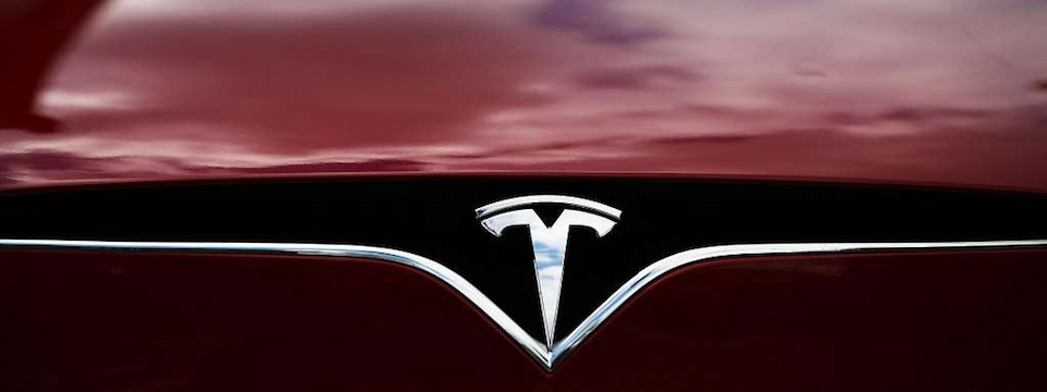 Tesla xác nhận minibus và xe đầu kéo chạy điện sẽ ra mắt vào giữa năm 2017