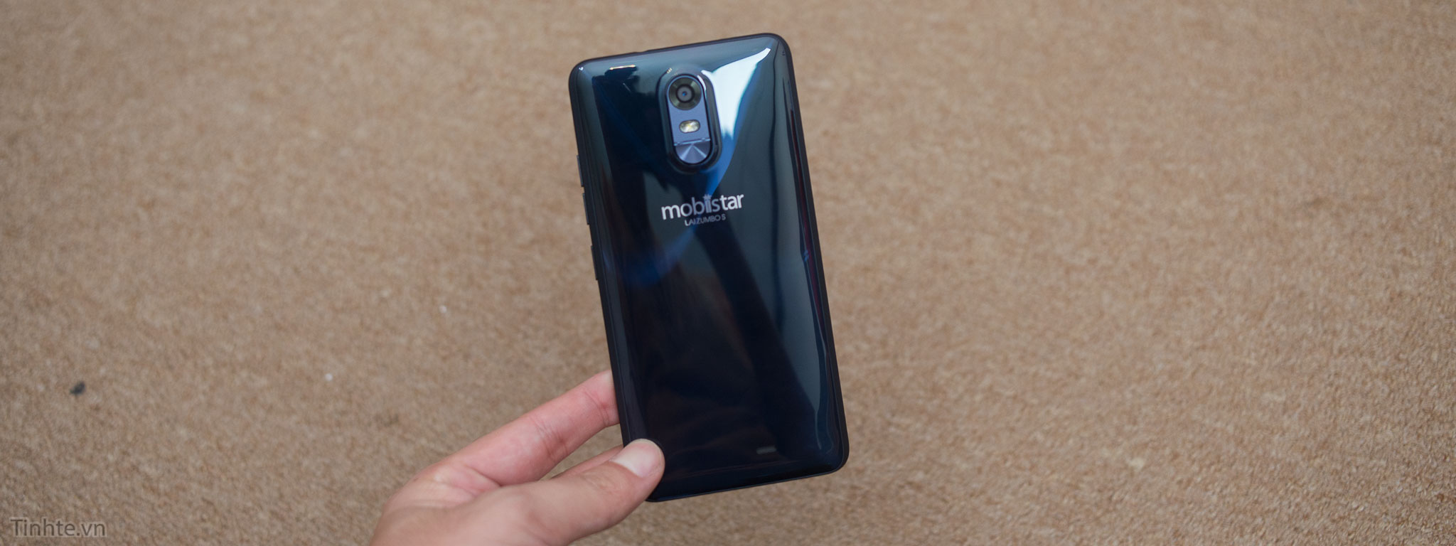 Video trên tay và tặng Mobiistar Lai Zumbo S: nắp lưng độc đáo, Android 6, 5.5” 720p giá 3.2 triệu