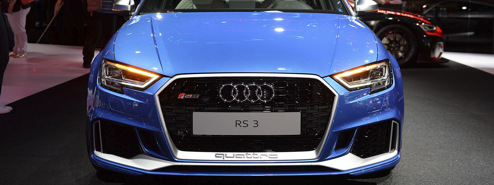 [Ảnh] Audi RS3 ra mắt với khối động cơ 2.5L 5 xi lanh sản sinh 400 mã lực