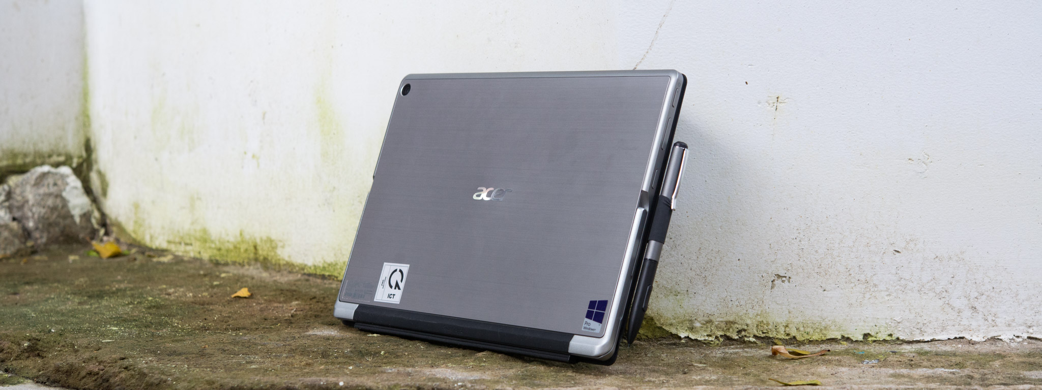 Đánh giá Acer Switch Alpha 12 – Thiết kế lai, thời lượng pin tốt, giá mềm