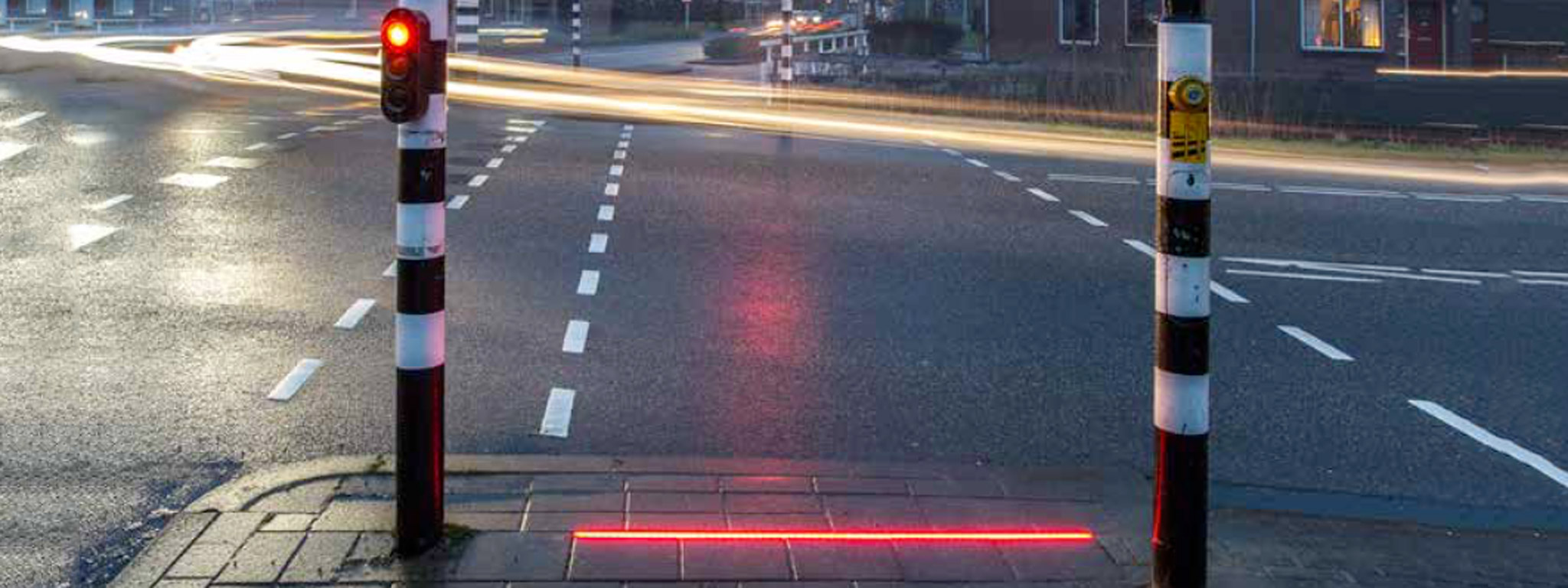 Đèn giao thông dành cho người "suốt ngày dán mắt vào điện thoại" ở Hà Lan