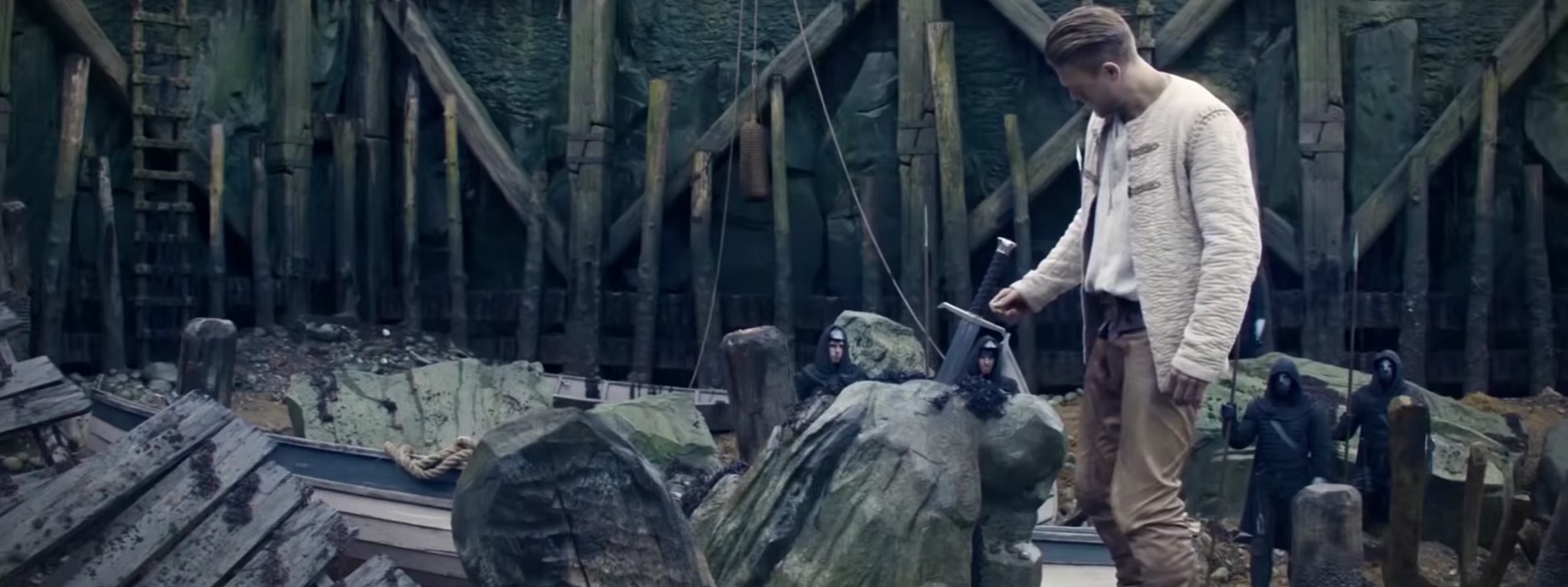 Trailer chính thức phim King Arthur: Legend of The Sword hé lộ nguồn gốc của Arthur