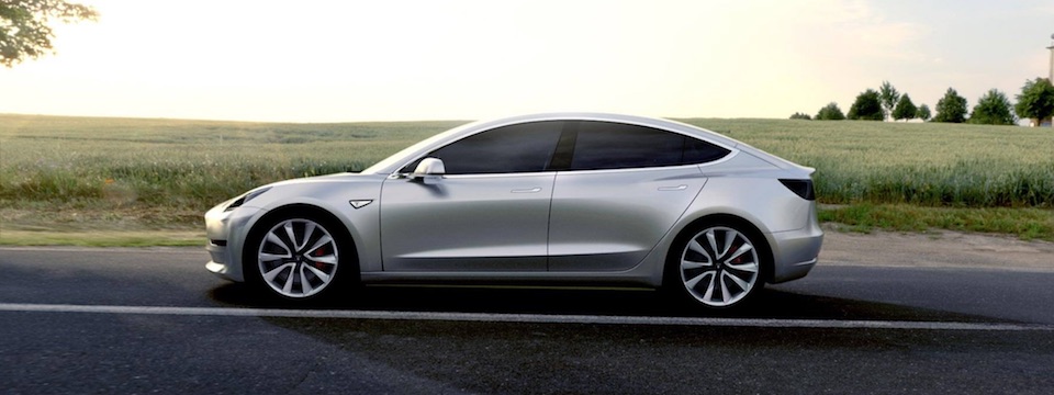 Tesla tiếp tục báo lỗ, nhưng gỡ gạc bằng việc Model 3 sẽ bán ra vào tháng 7